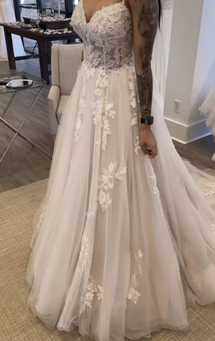 Classic Bridal Gown A Line Spaghetti Straps Lace White Wedding Dresses Minimalist Bridal Gowns DP1206