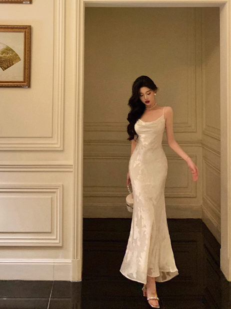 Elegantes Meerjungfrauen-Kleid mit weißen Blumenmustern, ärmellos, für den 21. Geburtstag, Partykleid, Geburtstags-Outfits, Geburtstagskleid-Ideen für Frauen, DP1301