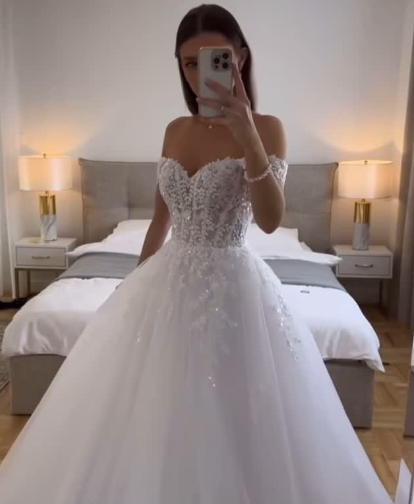 Ethereal Wedding Dress Ball Gown Off The Shoulder Tulle White Wedding Dresses Bridal Gowns DP1316