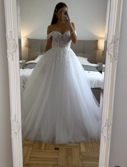 Ethereal Wedding Dress Ball Gown Off The Shoulder Tulle White Wedding Dresses Bridal Gowns DP1316