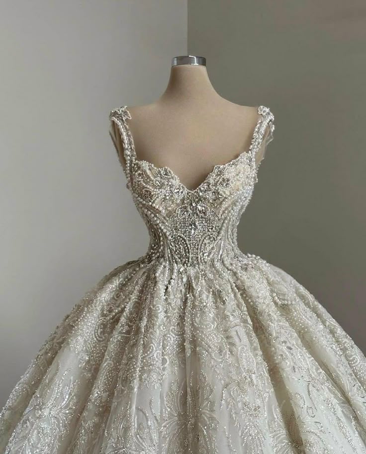 Robe de mariée classique, robe de bal, bretelles spaghetti, paillettes, robes de mariée blanches, robes de mariée minimalistes DP1330