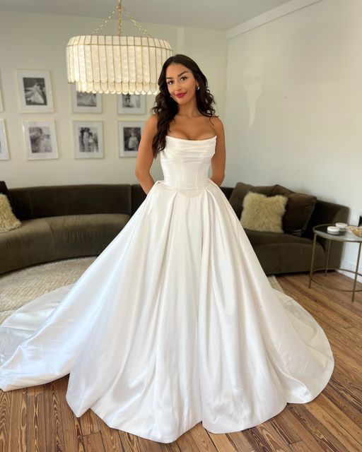 Robe de mariée classique, robe de bal, bustier, satin blanc, robes de mariée d'été minimalistes, DP1361