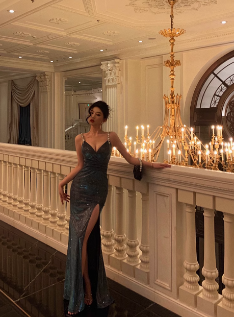 Elegant Glamour Sheath Straps Spaghetti Blue Sequin Slit Prom Gowns Party Dress Classy Gowns Evening Dresses DP1460