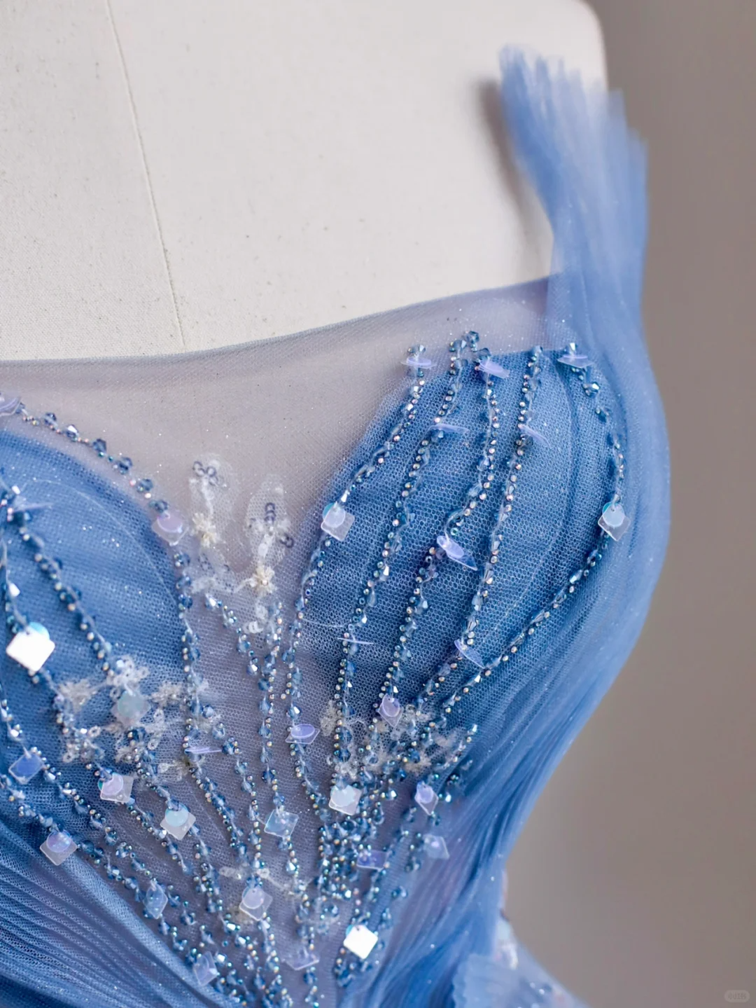 Robe de soirée élégante et glamour, coupe trapèze, sans bretelles, en tulle bleu, longue, DP1529
