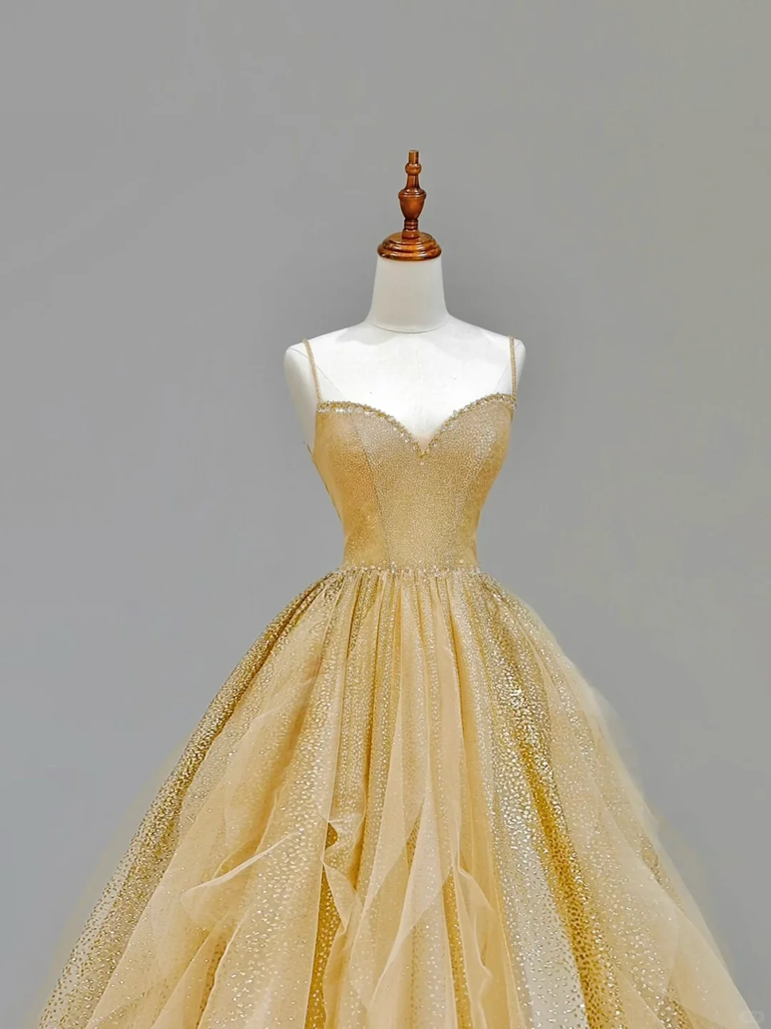 Elegant Glamour Ball Gown Spaghetti Straps Tulle Gold Long Prom Dress Party Dress Evening Dresses DP1550