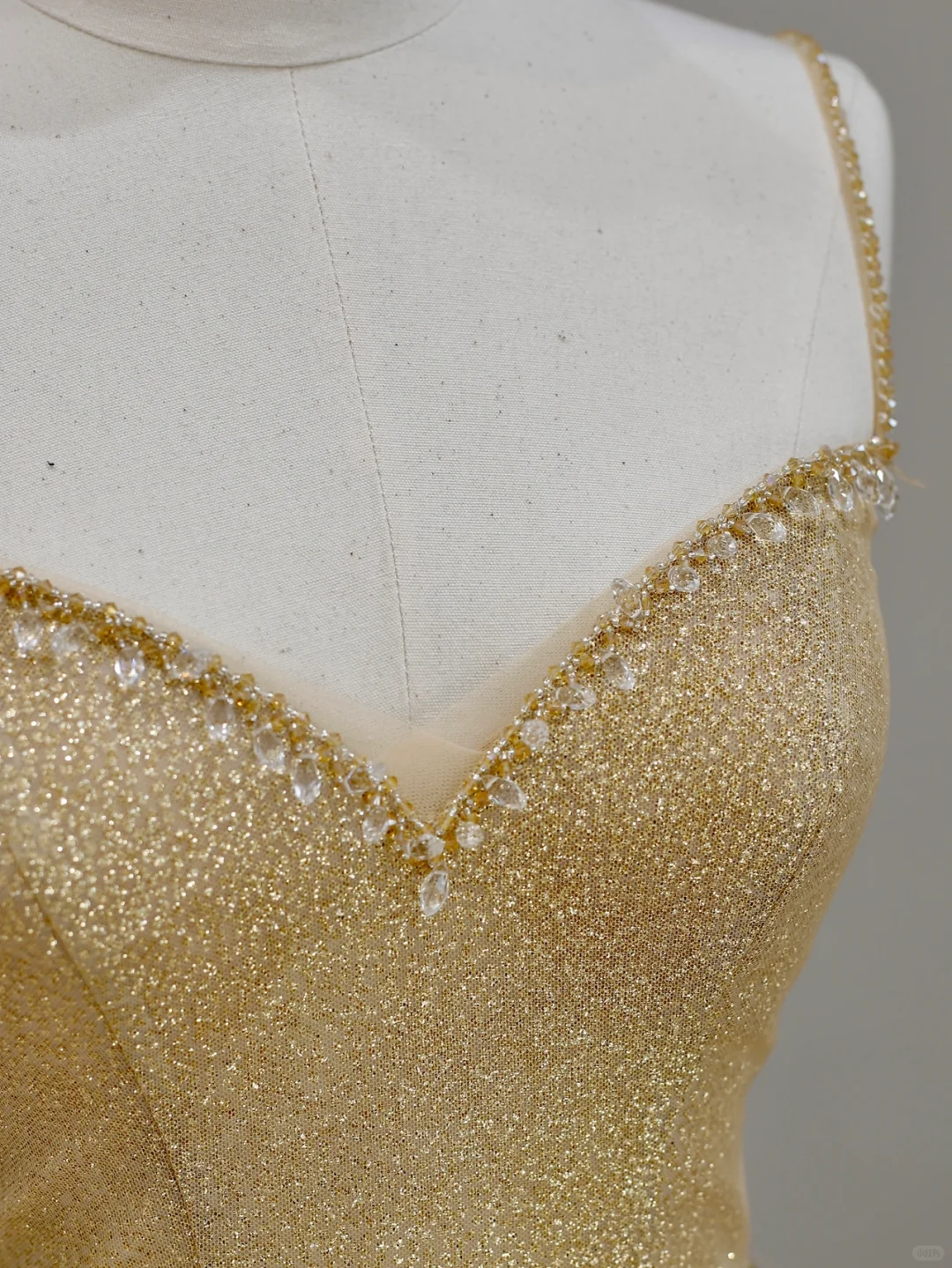 Elegant Glamour Ball Gown Spaghetti Straps Tulle Gold Long Prom Dress Party Dress Evening Dresses DP1550