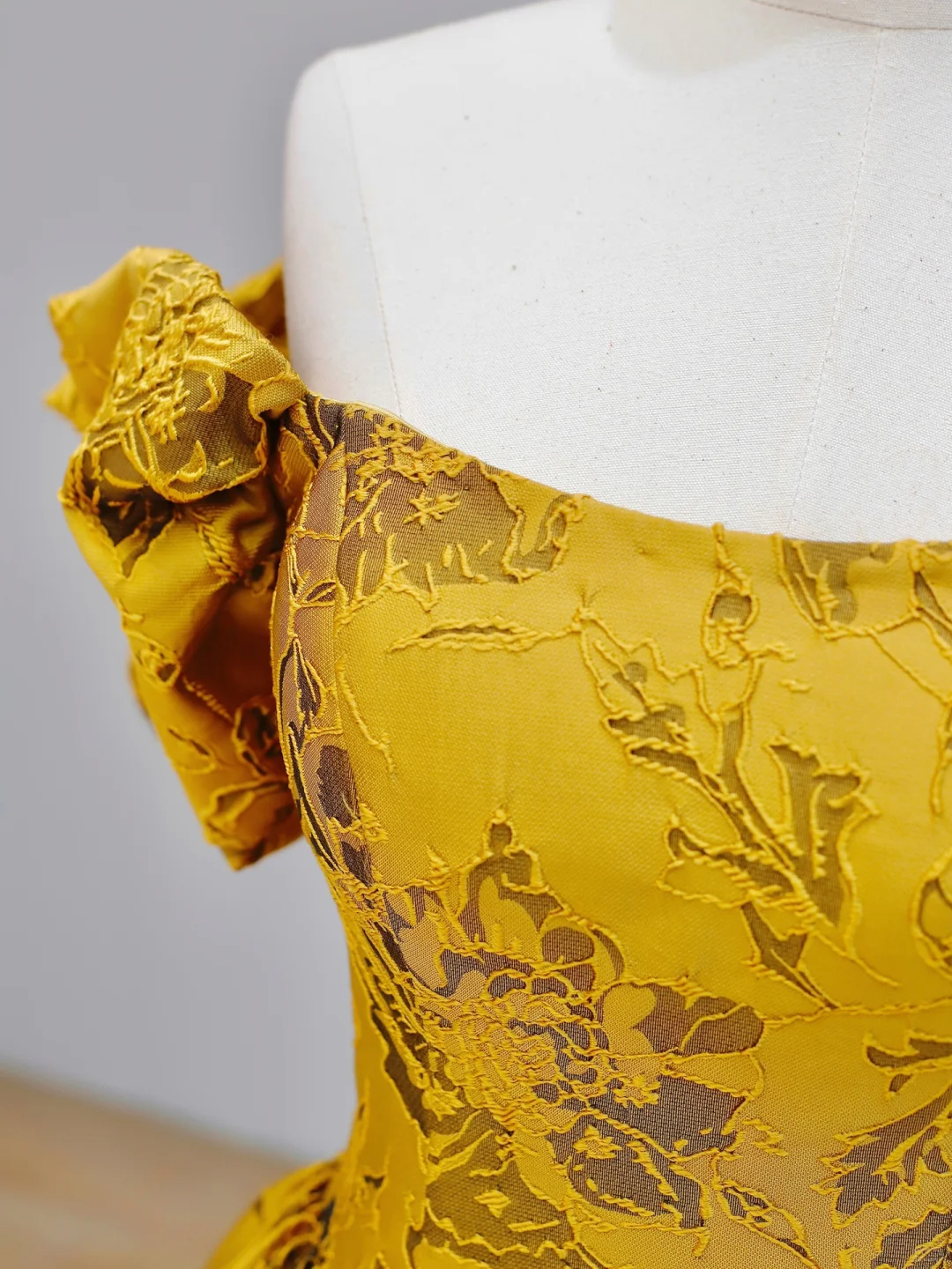 Robe de bal élégante et glamour, épaules dénudées, longue, en satin jaune, robe de soirée, DP1587