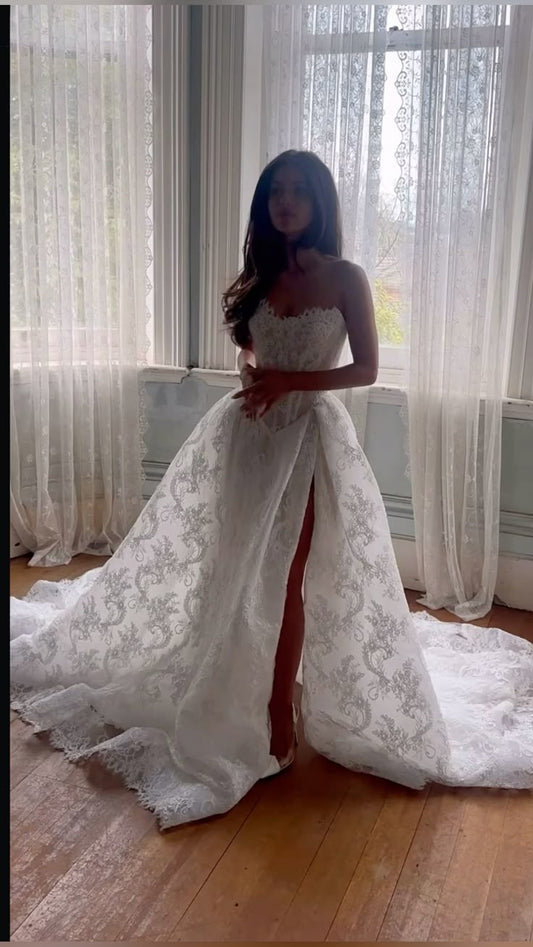 Robe de mariée classique, robe de bal, décolleté en cœur, dentelle, blanche, minimaliste, DP1595