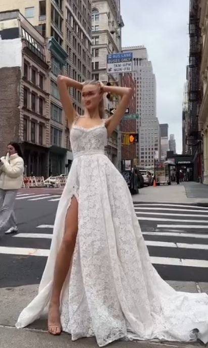 Classic Bridal Gown A line Square Lace White Summer Long Wedding Dresses Minimalist Bridal Gowns DP1596