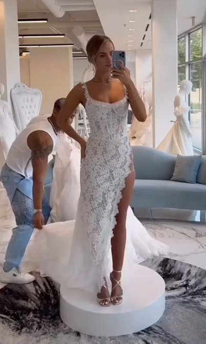 Classic Bridal Gown A line Square Lace White Summer Long Wedding Dresses Minimalist Bridal Gowns DP1596