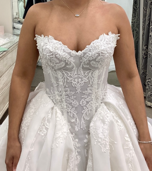 Robe de mariée classique, robe de bal, décolleté en cœur, dentelle, blanche, minimaliste, DP1605