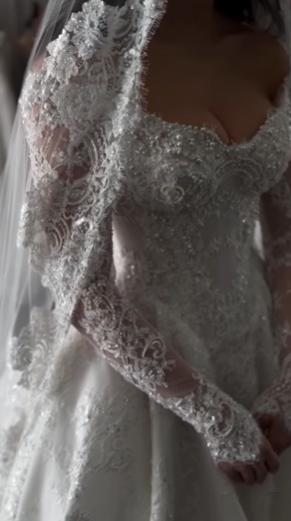 Elegant Bridal Dress Ball Gown Off The Shoulder White Lace Wedding Dresses Minimalist Bridal Gowns DP1620