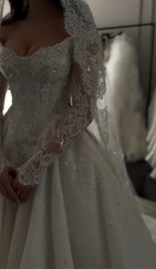 Elegant Bridal Dress Ball Gown Off The Shoulder White Lace Wedding Dresses Minimalist Bridal Gowns DP1620