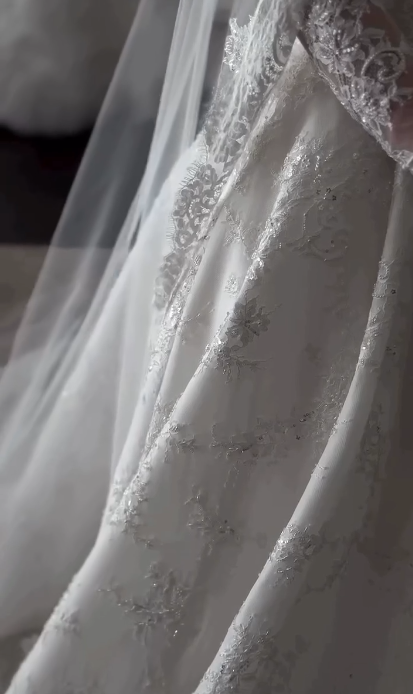 Elegant Bridal Dress Ball Gown Off The Shoulder White Lace Wedding Dresses Minimalist Bridal Gowns DP1620