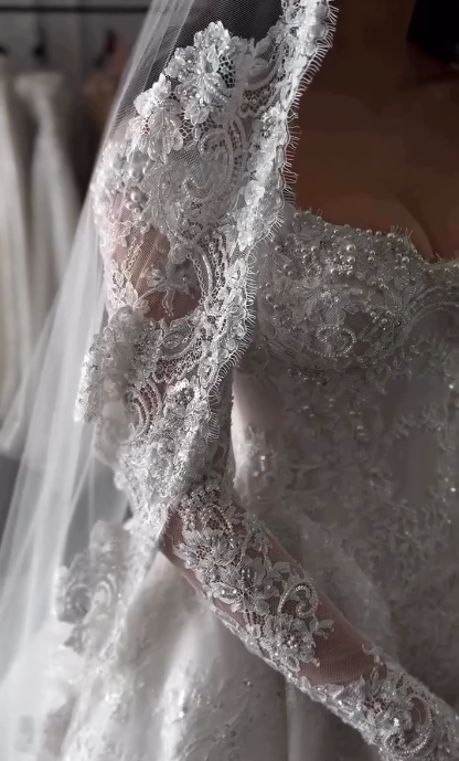 Ethereal Wedding Dress Ball Gown Off The Shoulder Tulle Lace White Wedding Dresses Bridal Gowns DH854