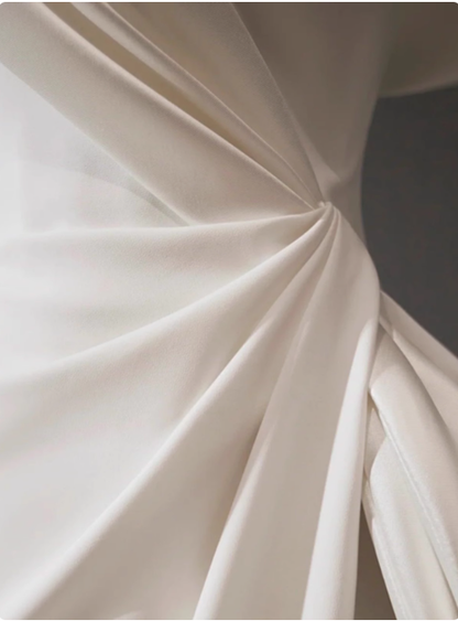 Robe de mariée classique sirène épaules dénudées en satin blanc, robes de mariée minimalistes DP1653