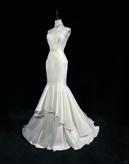 Robe de mariée classique sirène décolleté en cœur satin blanc robes de mariée minimalistes DP1691