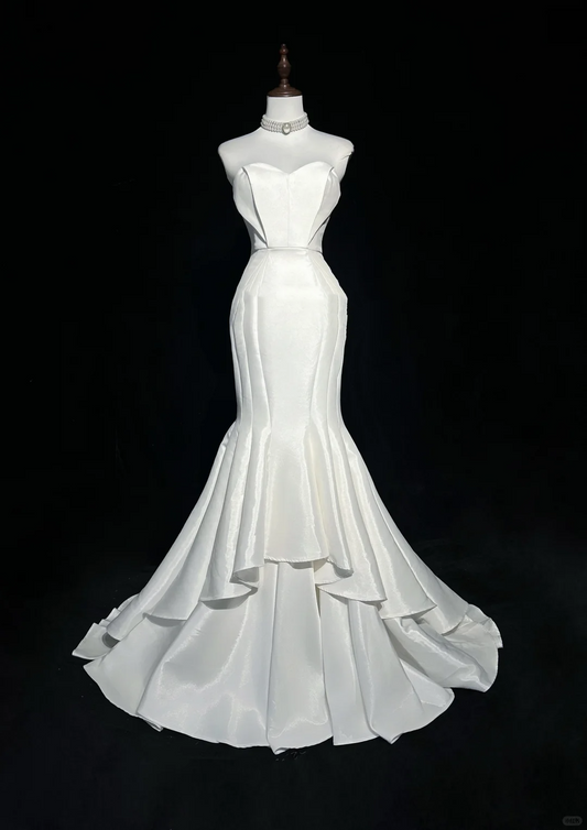 Robe de mariée classique sirène décolleté en cœur satin blanc robes de mariée minimalistes DP1691