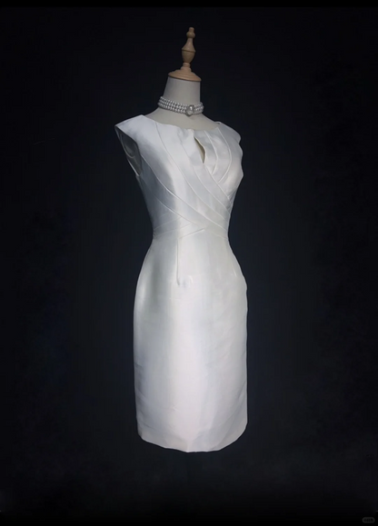 Robe de mariée classique fourreau courte en satin blanc, robes de mariée minimalistes DP1692
