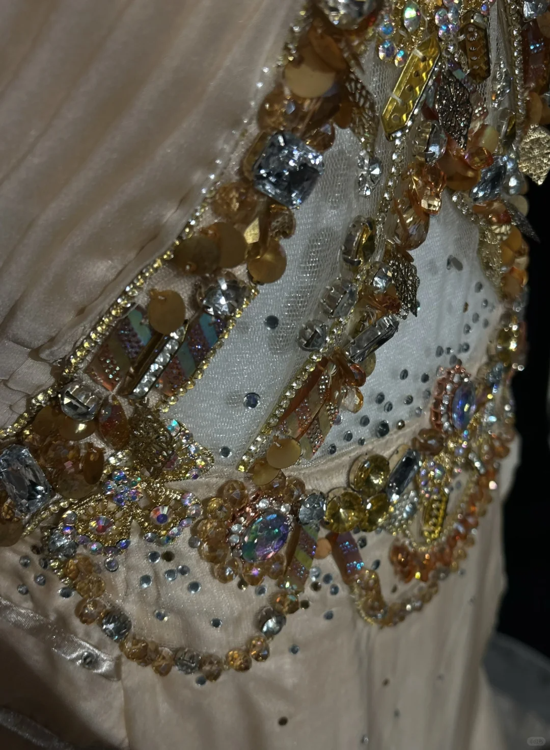 Robe de soirée longue vintage en mousseline de soie, coupe trapèze, col licou, couleur champagne, DP1693