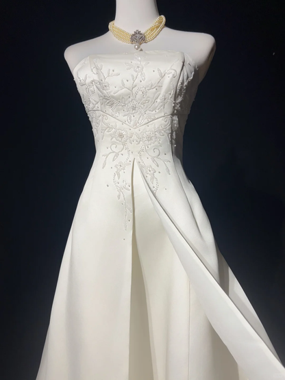 Robe de mariée classique, robe de bal, bustier, satin blanc, robes de mariée minimalistes, DP1698