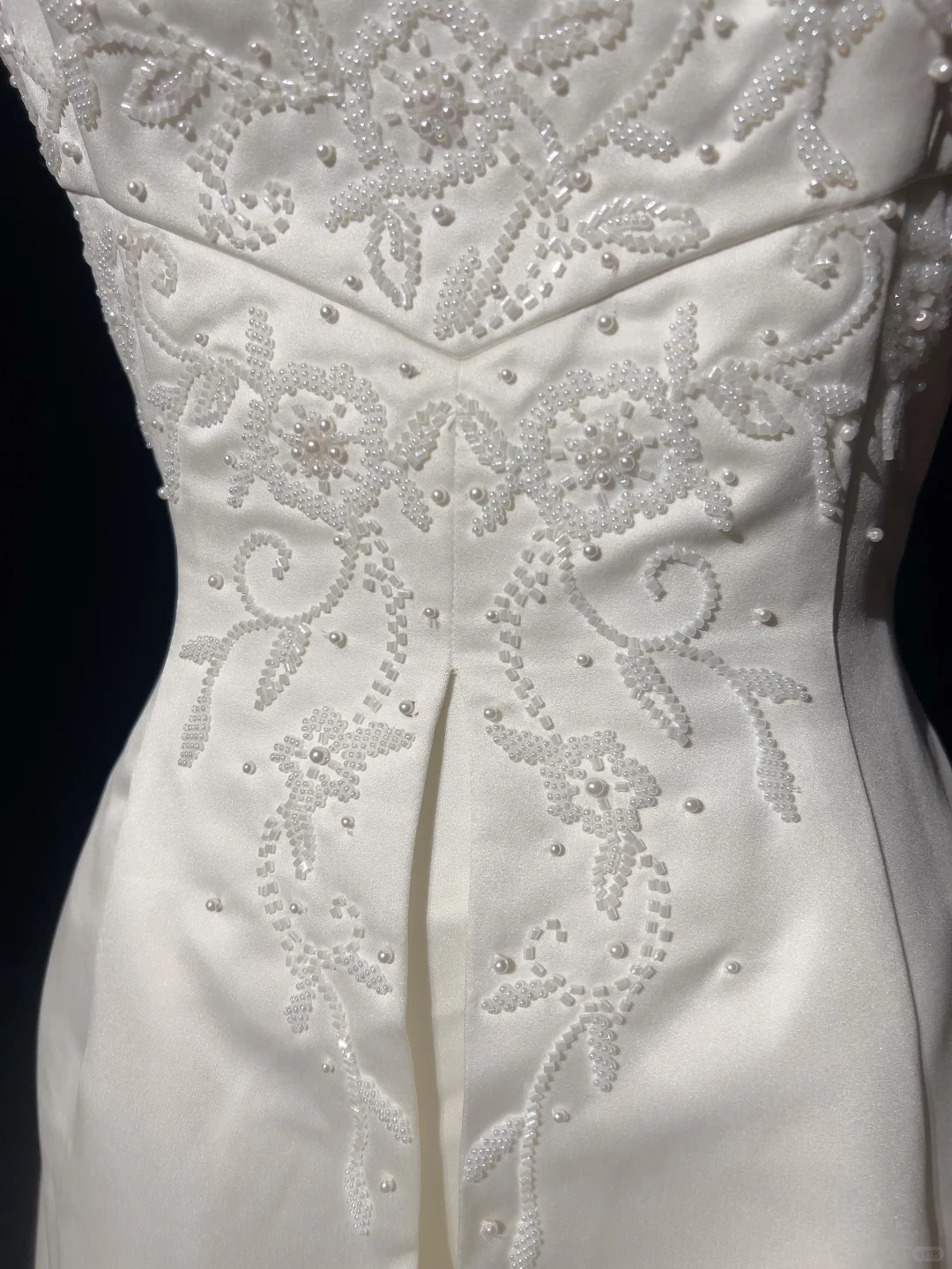 Robe de mariée classique, robe de bal, bustier, satin blanc, robes de mariée minimalistes, DP1698