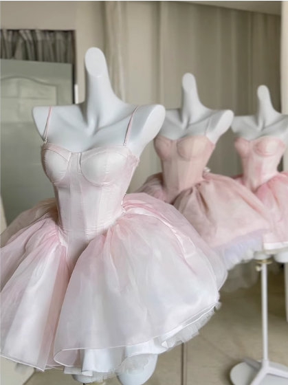 Jolie robe de bal courte rose à décolleté en cœur, tenue de soirée d'été Hoco, robe de cocktail pour adolescentes DP1792