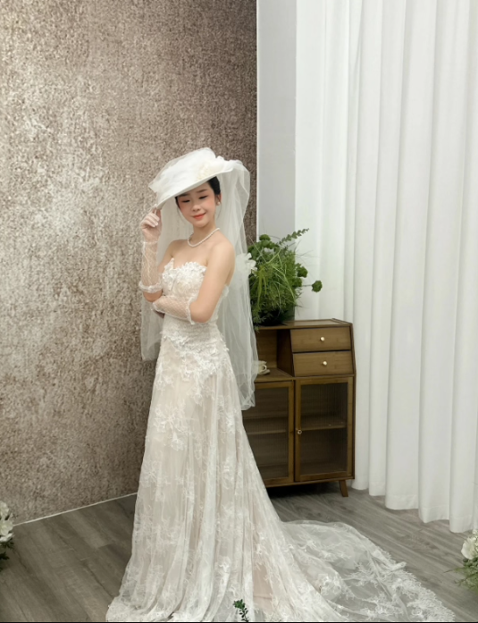 Classic Bridal Dress A line Sweetheart Lace White Wedding Dresses Minimalist Bridal Gowns DP1801