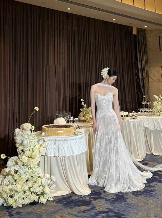 Classic Bridal Dress A line Sweetheart Lace White Wedding Dresses Minimalist Bridal Gowns DP1801