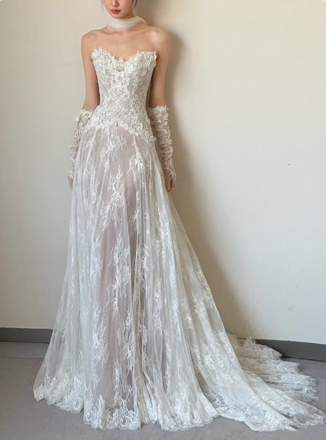 Robe de mariée classique trapèze en dentelle blanche, décolleté en cœur, robe de mariée minimaliste DP1801