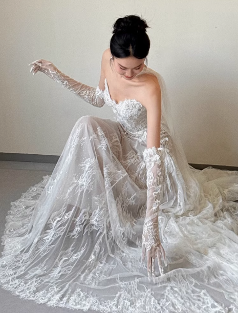 Robe de mariée classique trapèze en dentelle blanche, décolleté en cœur, robe de mariée minimaliste DP1801