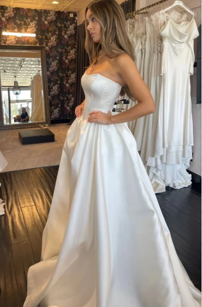 Pretty Wedding Dress Ball Gown Strapless Satin White Long Wedding Dresses Bridal Gowns DP1826