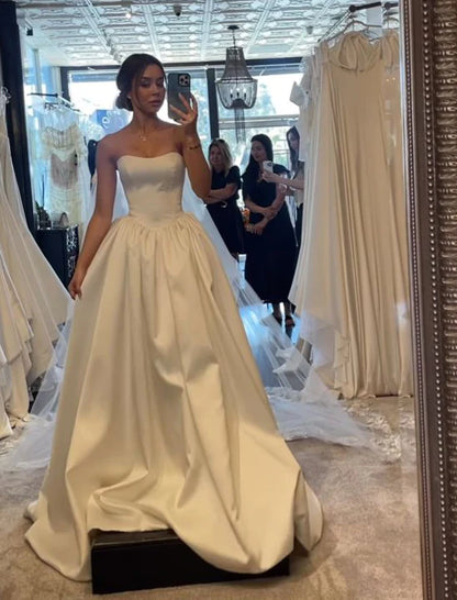 Pretty Wedding Dress Ball Gown Strapless Satin White Long Wedding Dresses Bridal Gowns DP1826