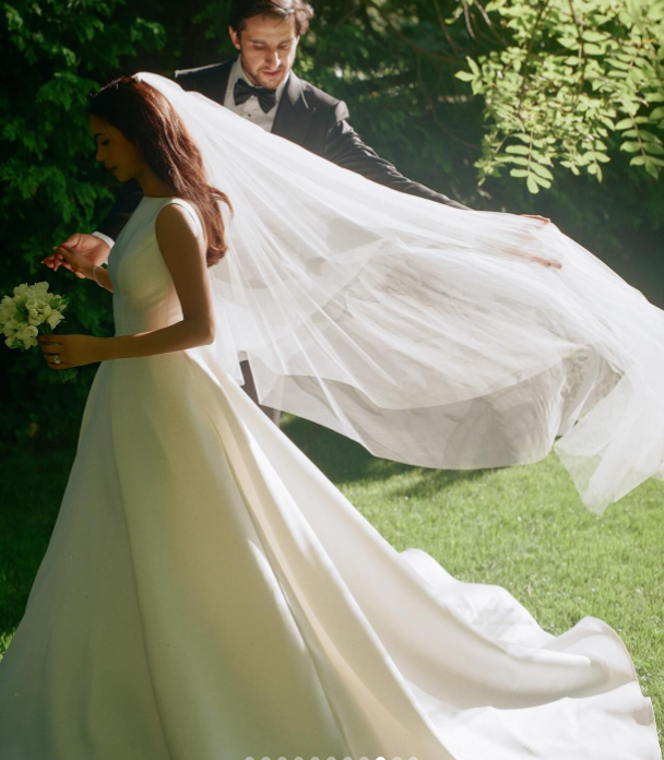 Pretty Wedding Dress Ball Gown Satin White Long Wedding Dresses Bridal Gowns DP1830