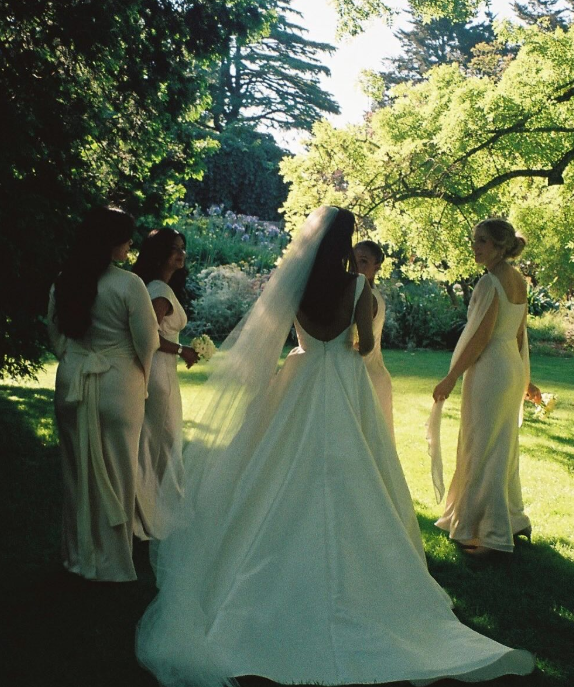 Pretty Wedding Dress Ball Gown Satin White Long Wedding Dresses Bridal Gowns DP1830