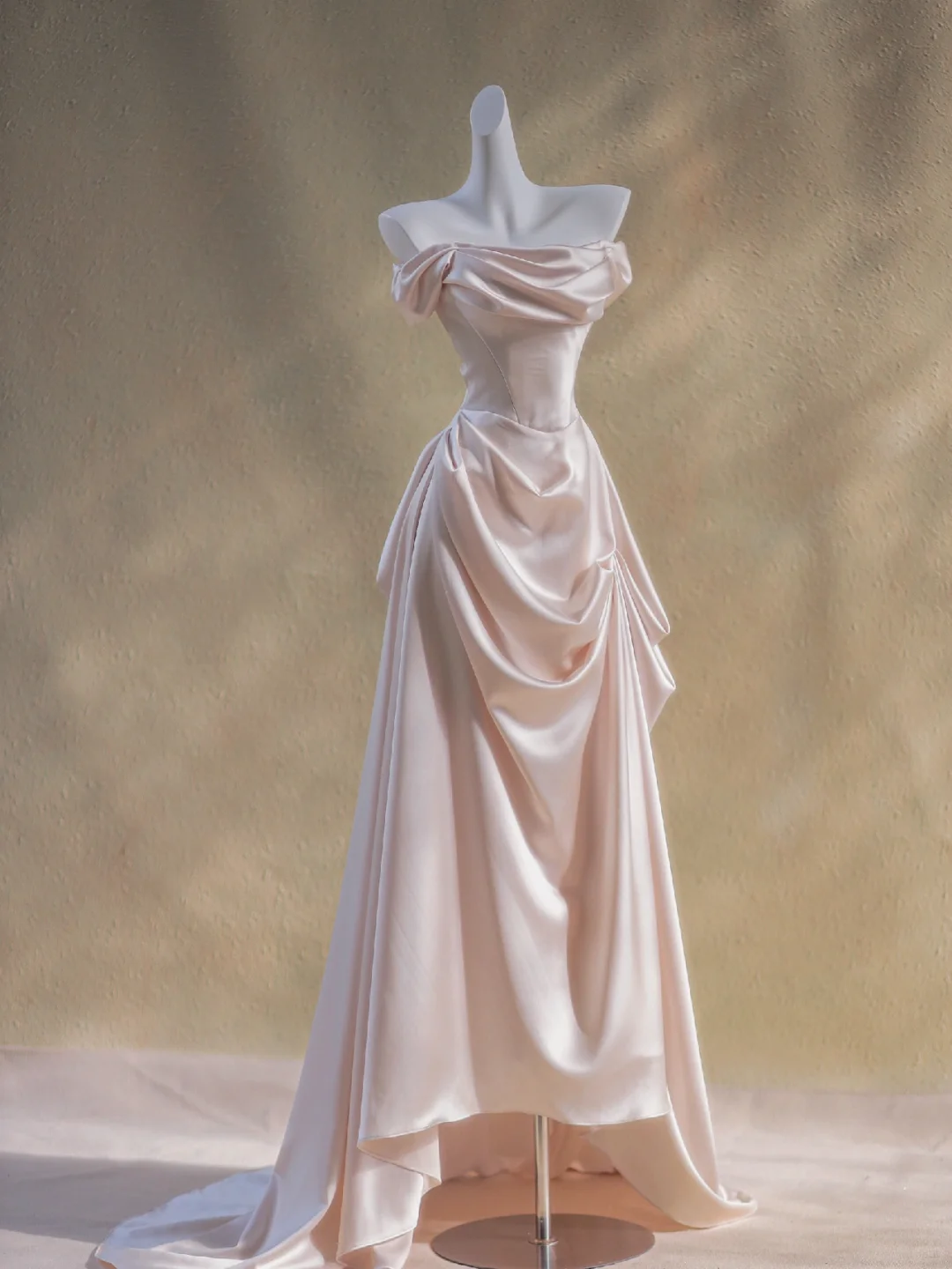 Schlichtes A-Linien-Abendkleid aus schulterfreiem, hellrosa Satin, formelle Sommerkleider für Hochzeitsgäste, Outfits für Hochzeitsgäste, DP1969