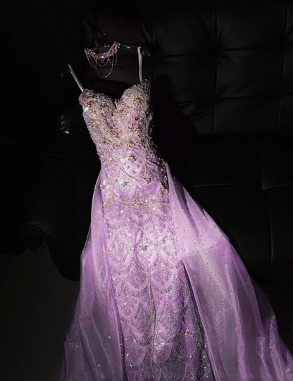 Wunderschöne Meerjungfrau Schatz Lila Schlitz Pailletten Langes Ballkleid Partykleid Abschlusskleider Mit Cape DP1984