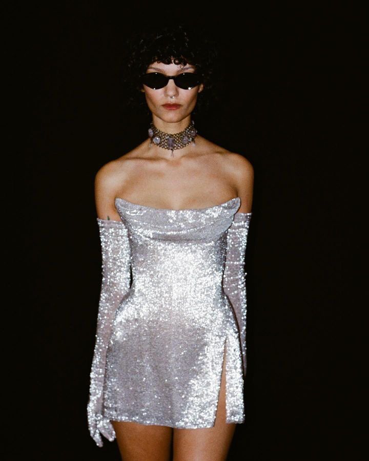 Robe fourreau sexy sans bretelles à paillettes argentées, courte, avec gants, tenue de soirée, robe de cocktail, tenue d'anniversaire, DP2100