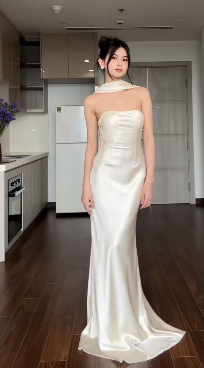Schlichtes, trägerloses Elfenbein-Abendkleid mit Etuikleid, formelles Sommerkleid für Hochzeitsgäste mit Schal, Outfits für Hochzeitsgäste, DP2191