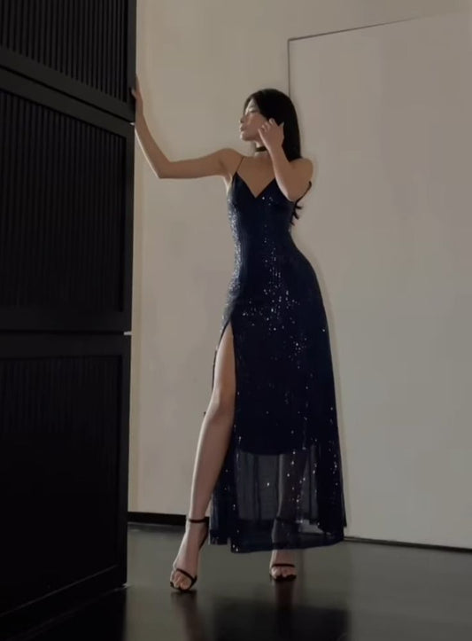 Schlichtes Etuikleid mit Spaghettiträgern, ärmellos, marineblau, mit Pailletten und Schlitz, Ballkleider, formelle Sommerkleider für Hochzeitsgäste, Outfits für Hochzeitsgäste, DP2205