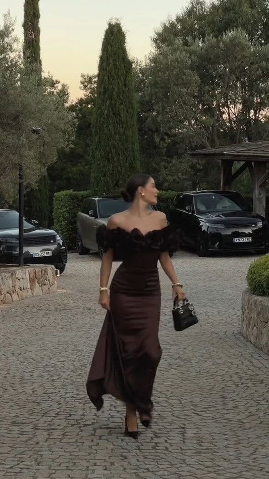 Sexy Etuikleid aus schulterfreiem braunem Satin, Ballkleider für formelle Sommerhochzeitsgäste, Hochzeitsgast-Outfit, DP2222