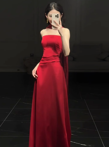 Wunderschönes Etui-Kleid aus trägerlosem rotem Satin, Ballkleid für formelle Sommerhochzeitsgäste, Outfits für Hochzeitsgäste, DP2266