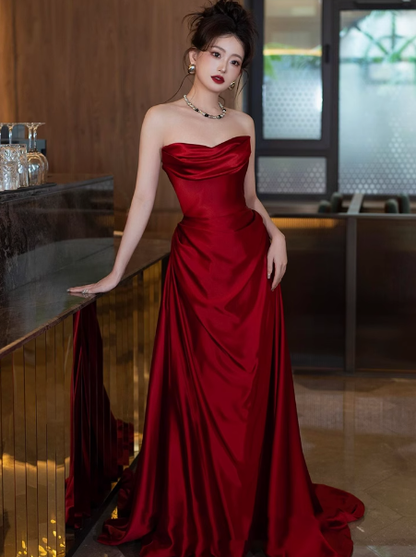 Elegantes Etuikleid mit Herzausschnitt in Burgunderrot aus Satin, formelle Sommerkleider für Hochzeitsgäste, Outfits für Hochzeitsgäste, DP2268