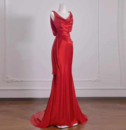 Elegante Meerjungfrau V-Ausschnitt Rot Satin Ballkleider Formale Sommer Hochzeitsgastkleider Hochzeitsgast-Outfits DP2277
