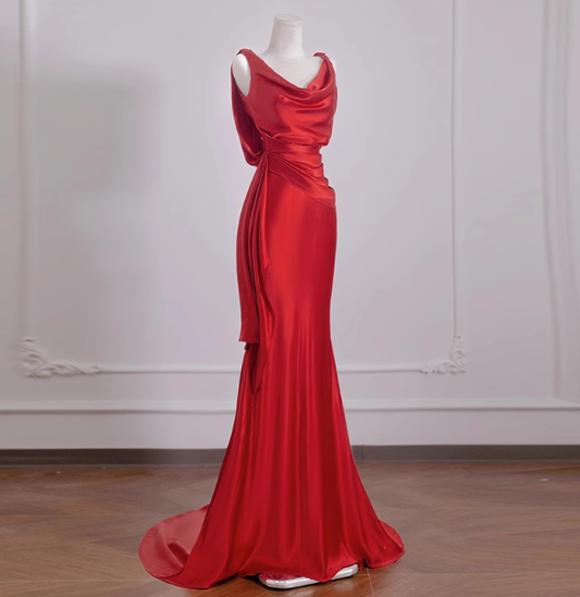Elegante Meerjungfrau V-Ausschnitt Rot Satin Ballkleider Formale Sommer Hochzeitsgastkleider Hochzeitsgast-Outfits DP2277