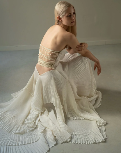 Robe de bal longue plissée beige chic, sans bretelles, avec coutures contrastées, DP241