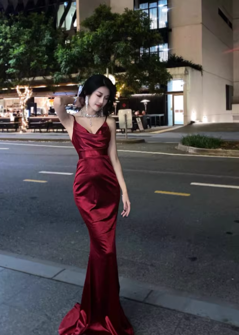 Stunning Mermaid Spaghetti Strap Long Evening Gown Burgundy Satin Formal Dress Elegant Birthday Dress DP2807