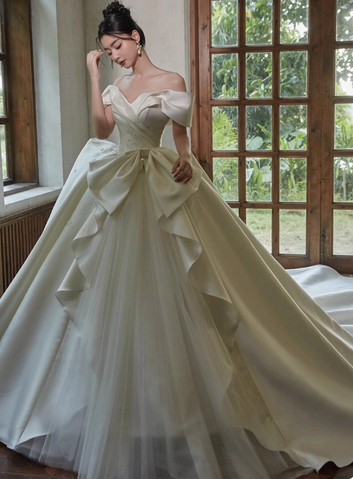 Modest Ball Gown Off-the-shoulder Bridal Dress White Satin Tulle Long Wedding Dress Elegant Lace Applique Bridal Gowns DP2816