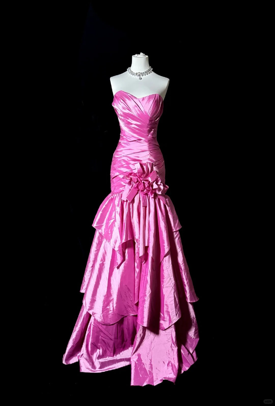 Vintage Mermaid Long Evening Dress Satin Elegant Birthday Prom Dress Sweetheart Neck Fuchsia Formal Dress DP2855