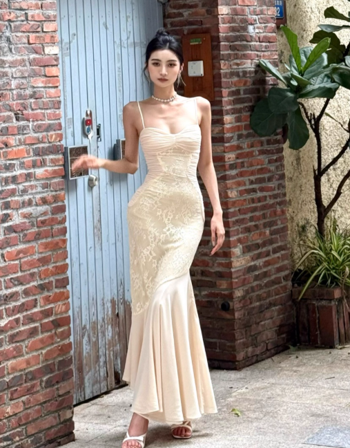 Elegant Spaghetti Straps Mermaid Lace Long Evening Dresses, Light Champagne Formal Dresses DP3144